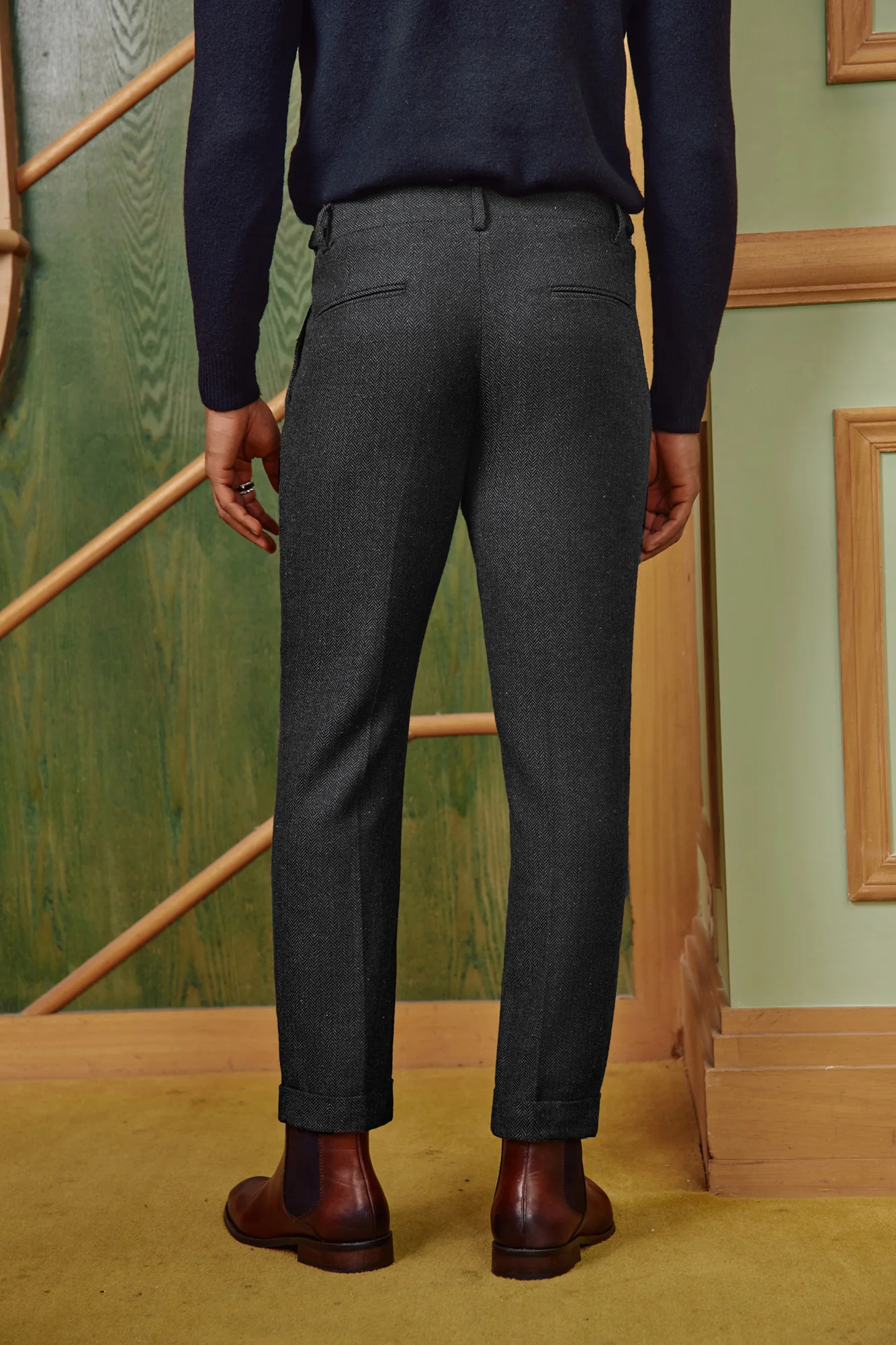 Men Stylish Capri Pants Fold-up Leg Opening Cropped Length Trousers - Image 6