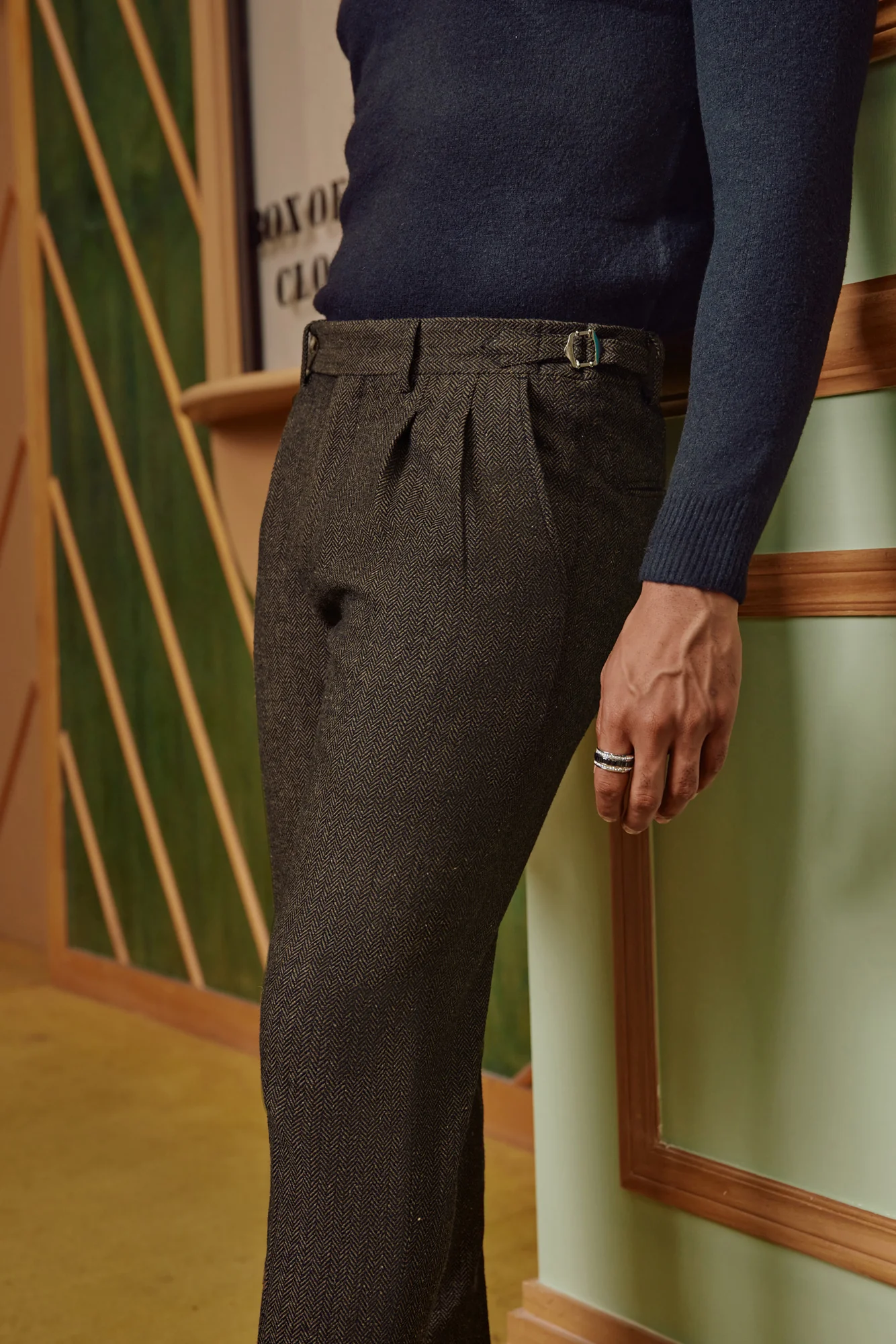 Men Stylish Capri Pants Fold-up Leg Opening Cropped Length Trousers - Image 9