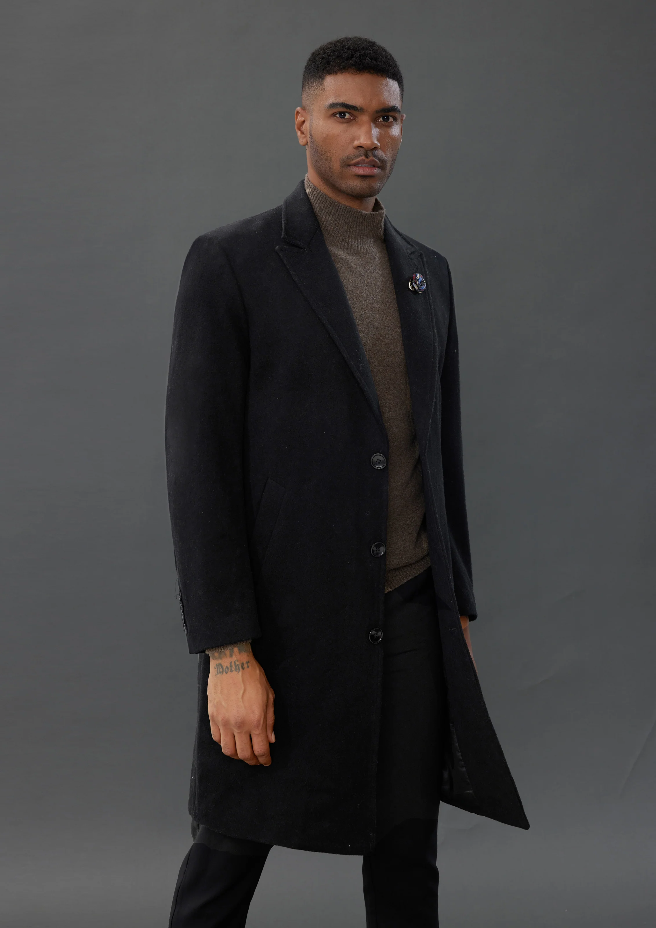 Men's Herringbone Wool Blend Long Overcoat Pea Coat with Brooch - Image 11